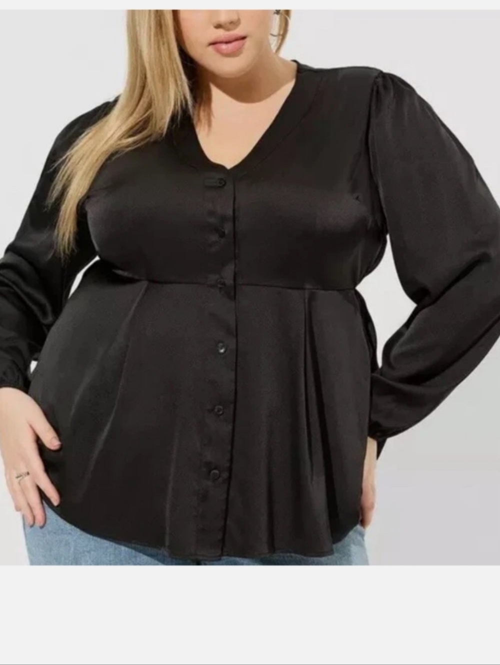 NWT Torrid black pepplum satin button front long sleeve Size 1 (16)